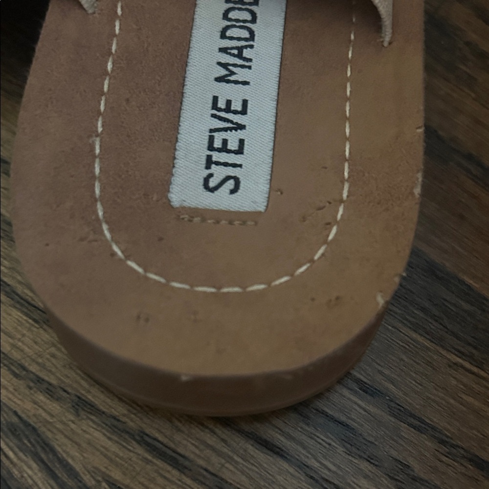 Steve Madden Women's Tan and Cream Sandals - Picture 3 of 3